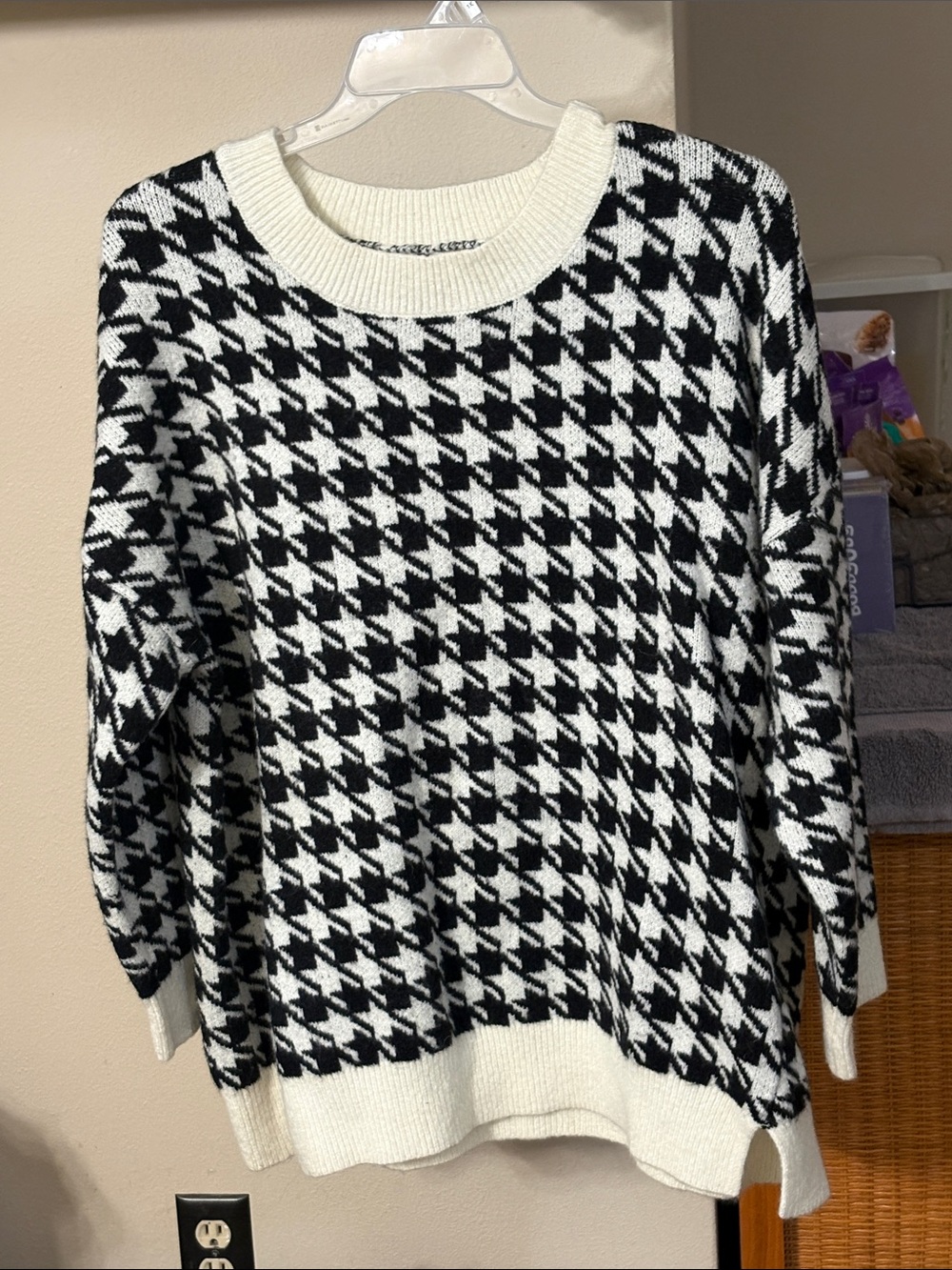 Houndstooth Crewneck Sweater in Black & White